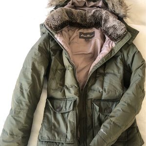 Eddie Bauer Puffer jacket, green
